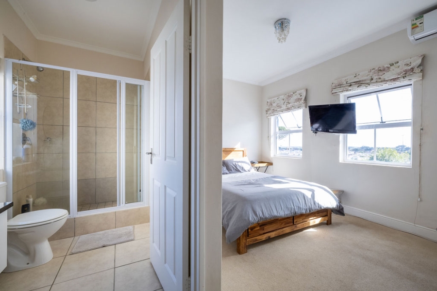 3 Bedroom Property for Sale in Dennegeur Western Cape